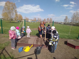 "Мы сажаем огород" "Мы сажаем огород".